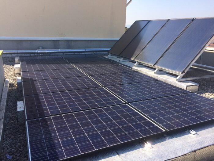 Installation photovoltaïque sur toit, résidence le Foulon à Perpignan
