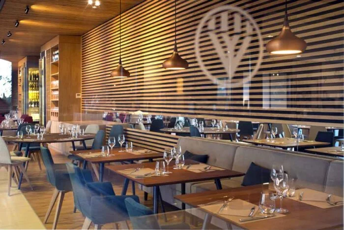 Photo intérieur du restaurant du Château de Valmy