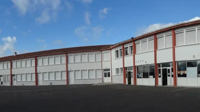 Photo façade école élémentaire de Baho