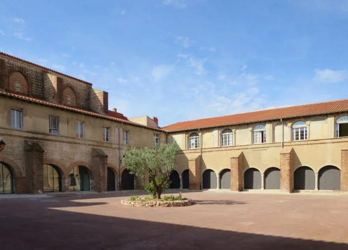 Photo extérieur de la Caserne Mangin - Vieilles pierres - Centre ville de Perpignan
