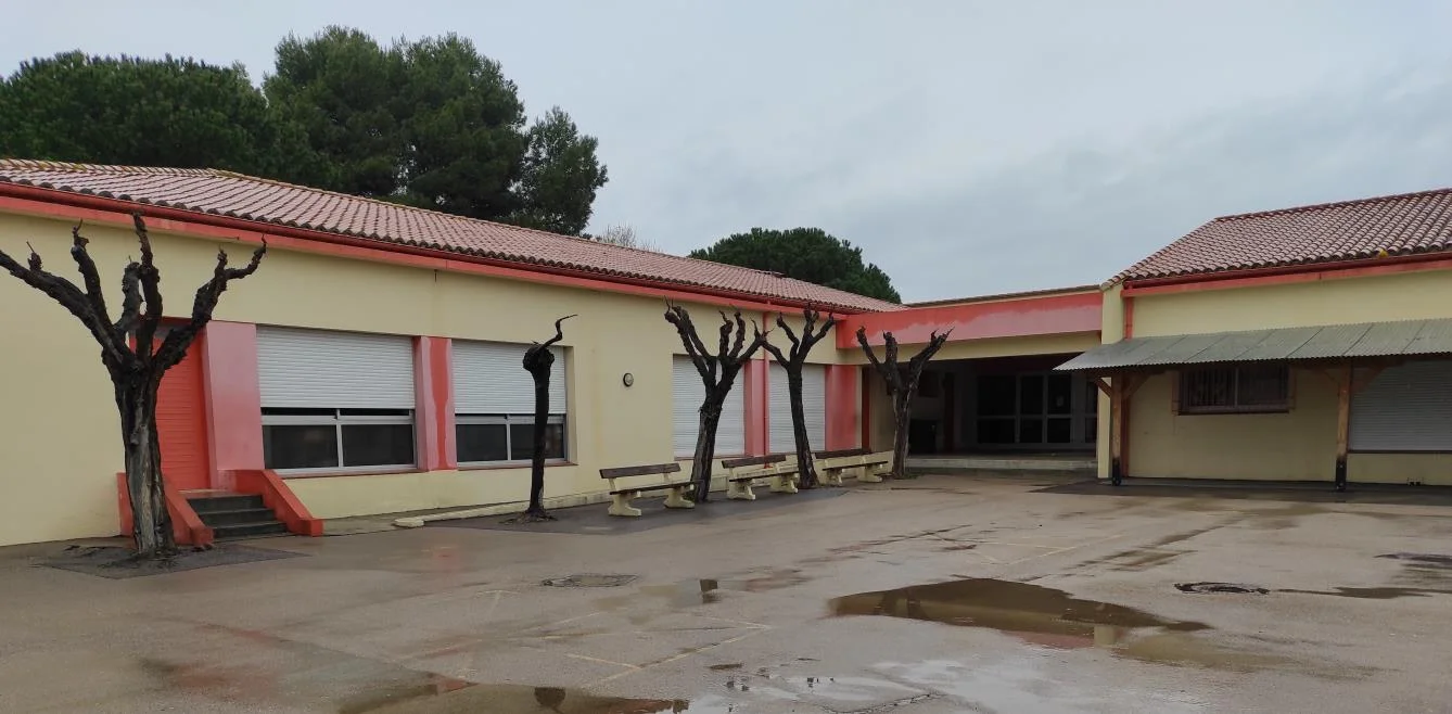 Photo façade école J. Cortada à St Laurent de la Salanque, intérieur cour
