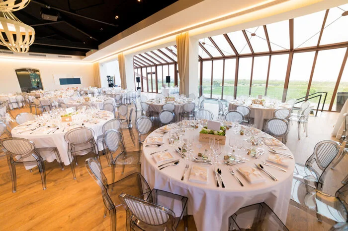 Photo isalle de réception du restaurant du Château de Valmy